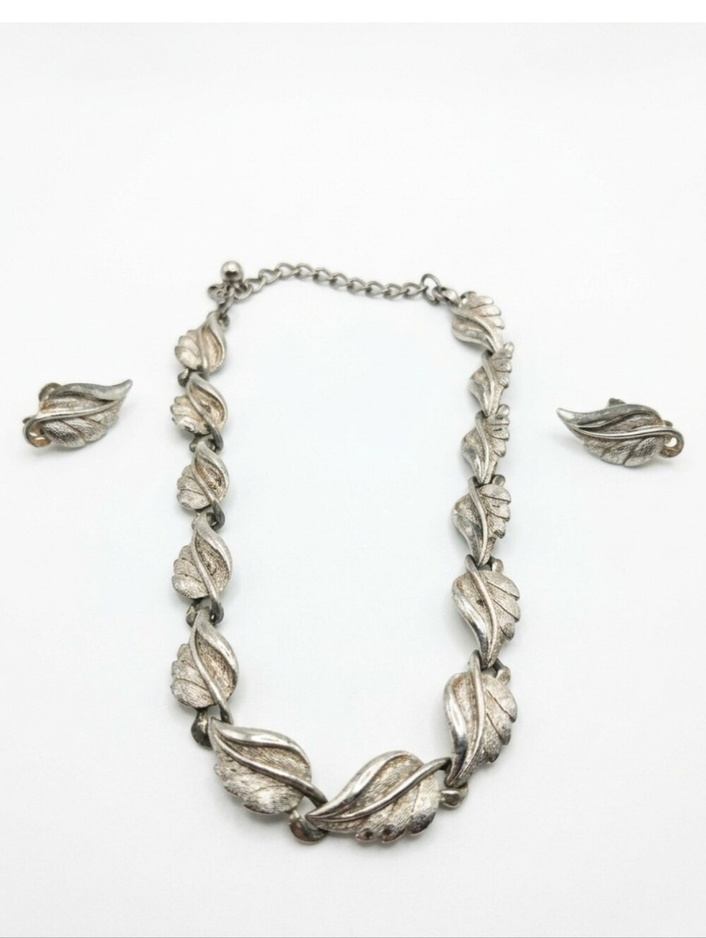Vtg Coro Vintage Silver-Tone Leaf Necklace and Screw Back  Earring Set